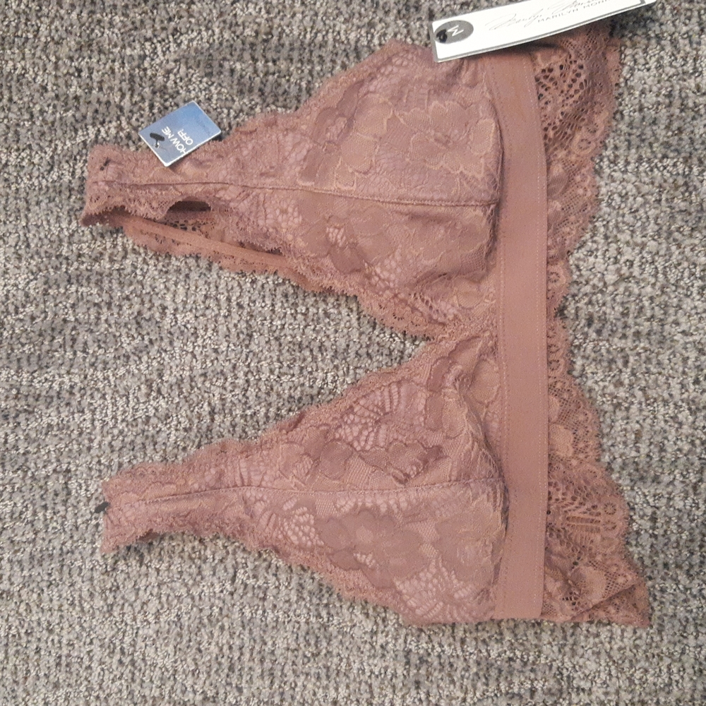 NWT Marilyn Monroe Taupe Bra Size medium